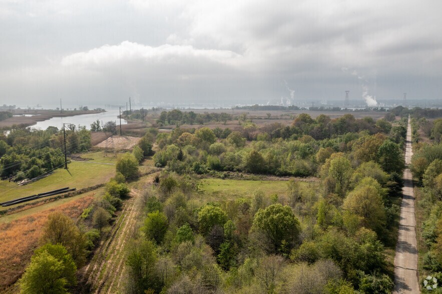 More Photos Of Raccoon Is, Logan Township Distribution For Lease