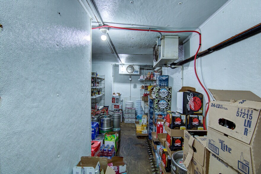 More Photos Of 115 Diamond St N, Ridgeland General Retail For Sale