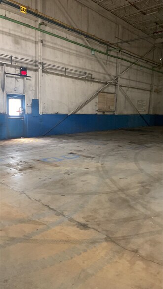 More Photos Of 1600 Airport Rd, Shenandoah Distribution For Lease