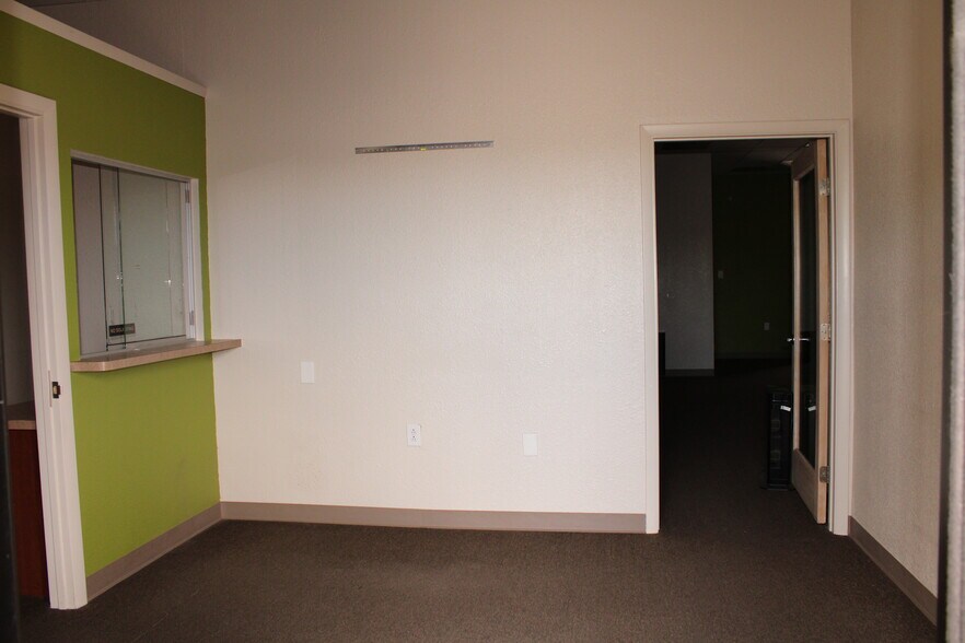 More Photos Of 1275 Anthony Dr, Anthony Medical For Lease