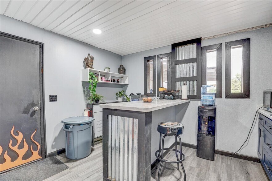 More Photos Of 11309 E US Highway 92, Seffner Flex For Sale