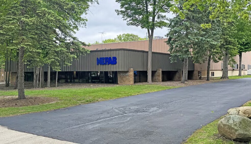 Primary Photo Of 23093 Commerce Dr, Farmington Hills Warehouse For Lease