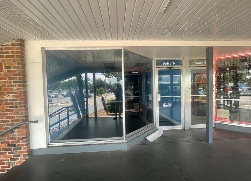 More Photos Of 1200 Deltona Blvd, Deltona General Retail For Lease