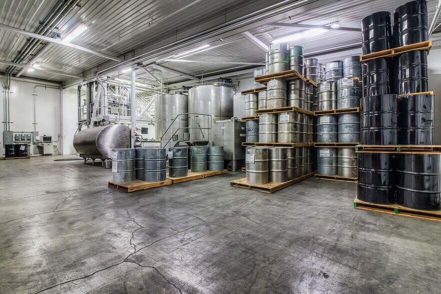 More Photos Of 11793 Fort Rd, White Swan Manufacturing For Sale