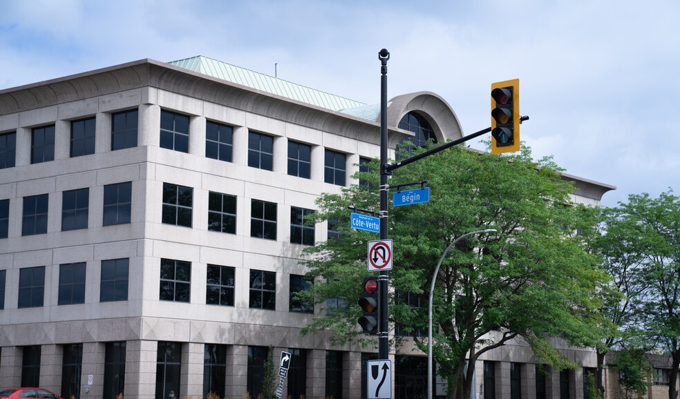 More Photos Of 3773-3777 Boul De La Côte-Vertu, Montréal Office For Lease