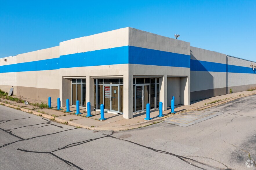 More Photos Of 535 N Westhill Blvd, Appleton Freestanding For Lease