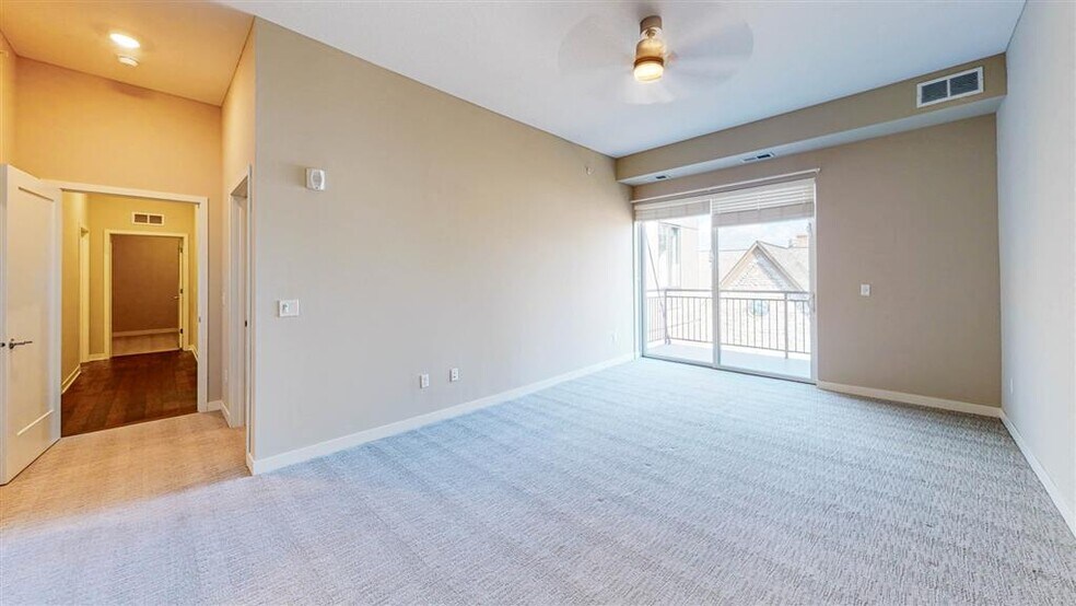 More Photos Of 10 2nd St SE, Minneapolis Apartments For Lease