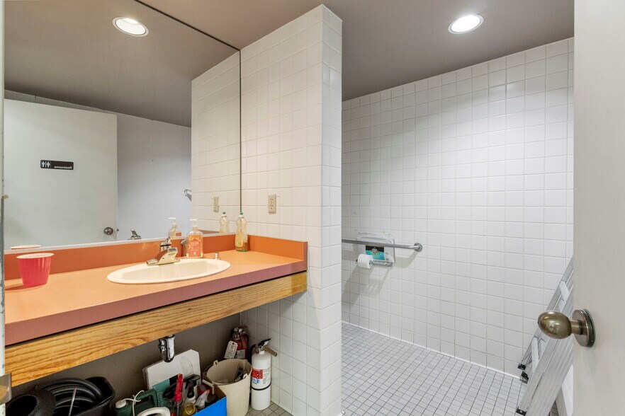 More Photos Of 706 N Diamond Bar Blvd, Diamond Bar Office For Sale