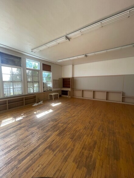 More Photos Of 9970-74 Main St, Zamora Religious Facility For Sale