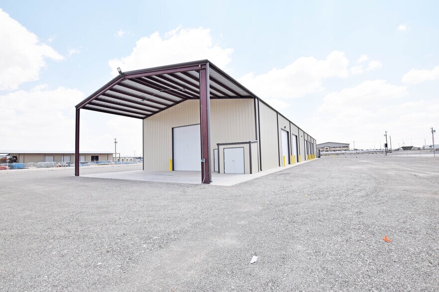 More Photos Of 13800 W Interstate 20 E, Odessa Industrial For Lease