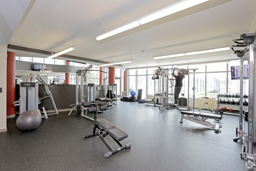More Photos Of 555 W Kinzie St, Chicago Apartments For Lease