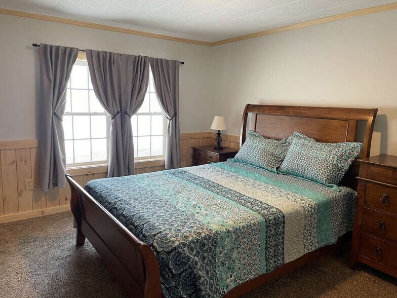 More Photos Of 446 Maples Rd, Milford Hotel For Sale