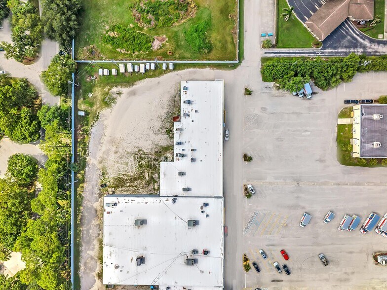 More Photos Of 7121-7177 S US Highway 1, Port Saint Lucie General Retail For Lease