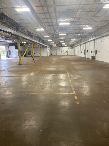 More Photos Of 8420 South Ave, Youngstown Manufacturing For Sale