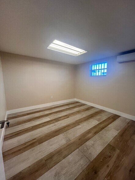 More Photos Of 13740 NW 19th Ave, Opa-locka Warehouse For Lease