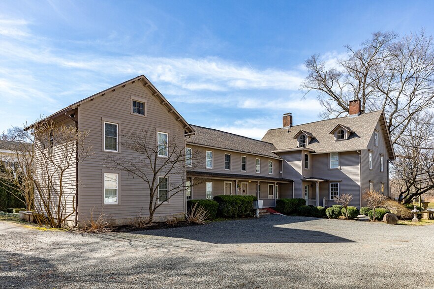 More Photos Of 259 Main St S, Woodbury Apartments For Lease