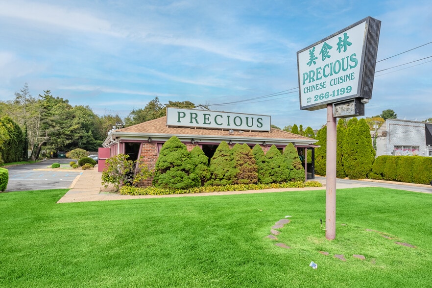 More Photos Of 504 Larkfield Rd, East Northport Restaurant For Lease