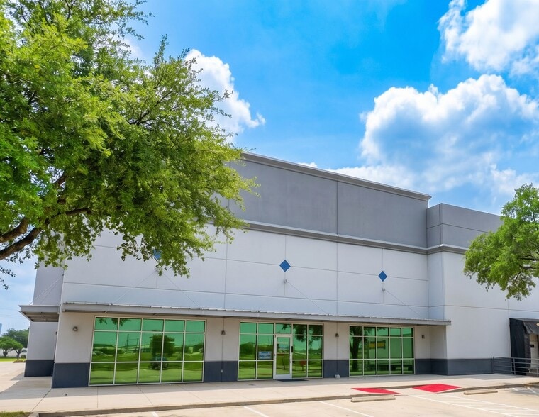 More Photos Of 6601 Guada Coma Dr, Schertz Distribution For Lease