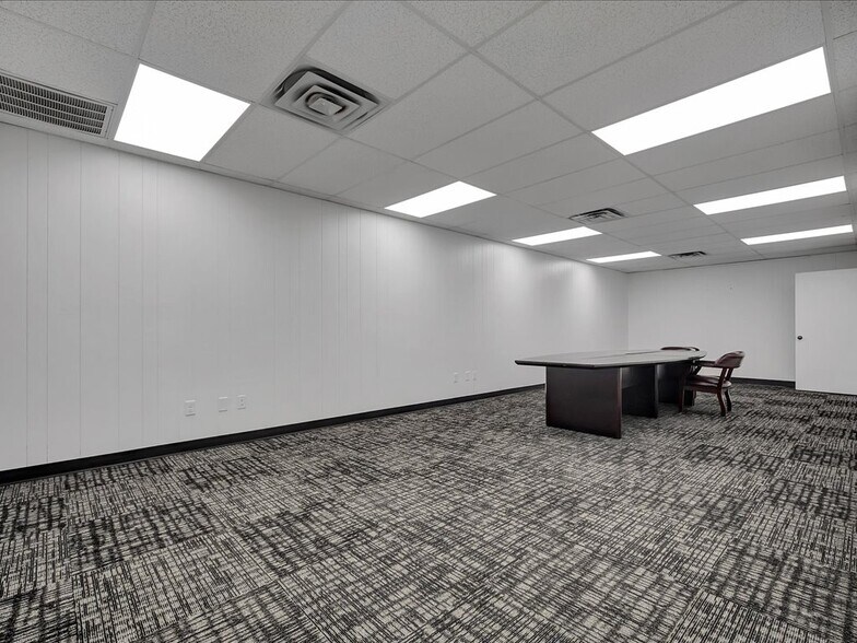 More Photos Of 3804 South St, Nacogdoches Warehouse For Sale