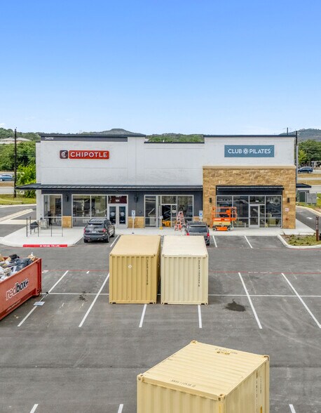 More Photos Of NEC IH-10, Boerne Storefront For Sale
