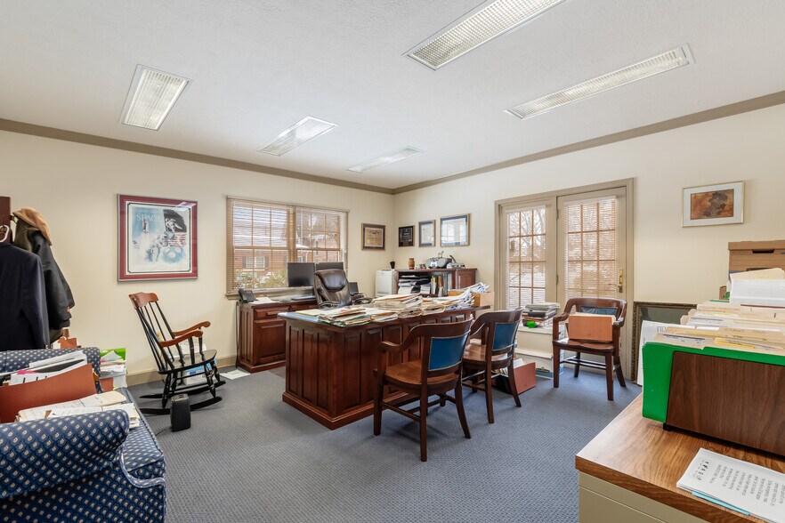 More Photos Of 240 S 4th St, Coshocton Office For Lease