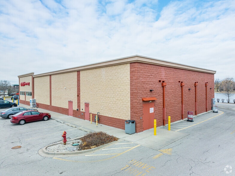 More Photos Of 2000 S Naperville Rd, Wheaton Drugstore For Sale