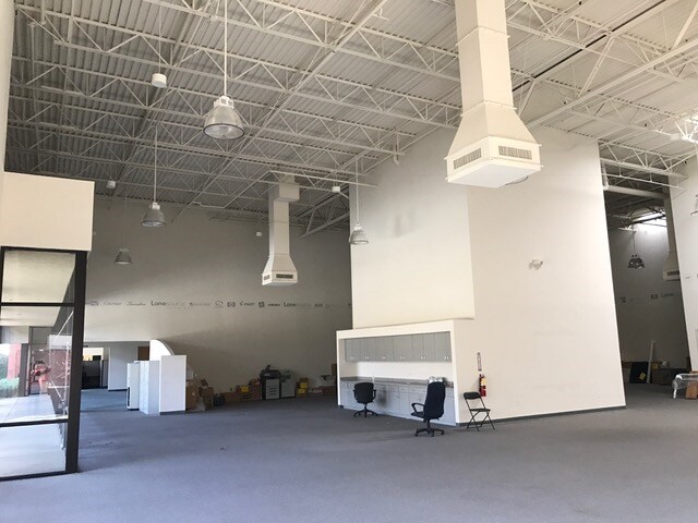 More Photos Of 5150 Peachtree Industrial Blvd, Peachtree Corners Warehouse For Lease