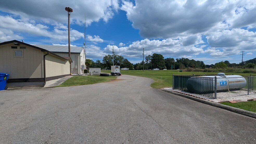 More Photos Of 5311 Castle Hayne Rd, Castle Hayne Police Fire Station For Sale