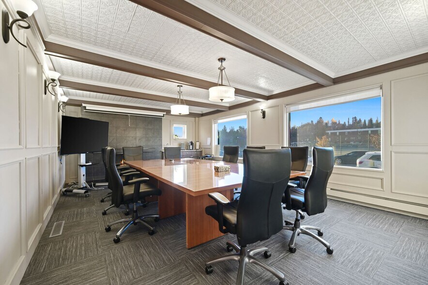 More Photos Of 1850 14th St SW, Calgary Office For Sale