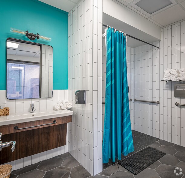 More Photos Of 1800 West Loop S, Houston Office For Lease