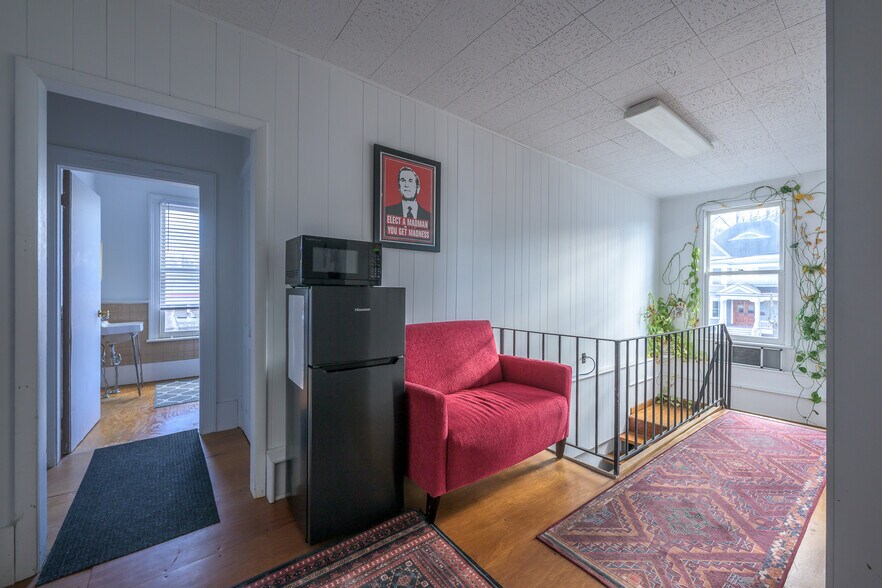 More Photos Of 78-90 Green St, Hudson Flex For Sale