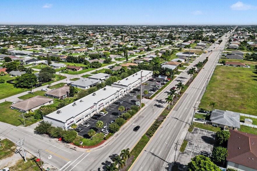 More Photos Of 3028 Santa Barbara Blvd, Cape Coral Unknown For Lease