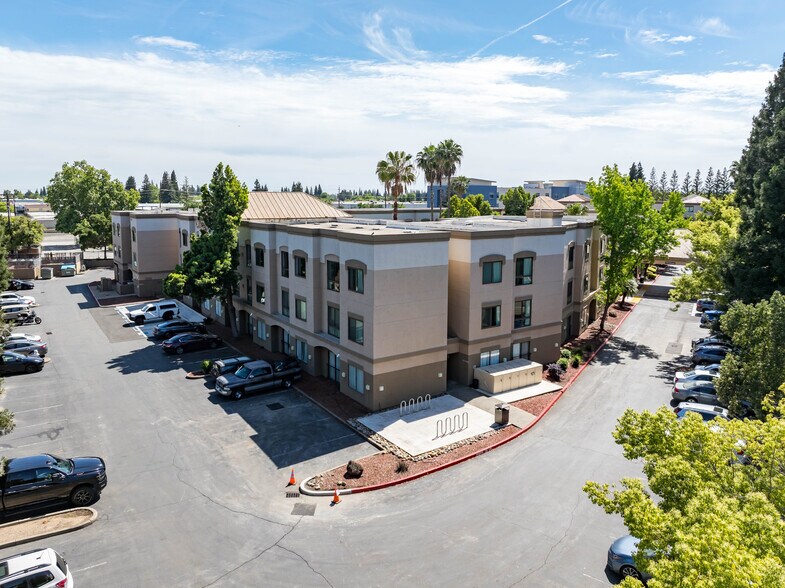 More Photos Of 11260 Point East Dr, Rancho Cordova Apartments For Sale