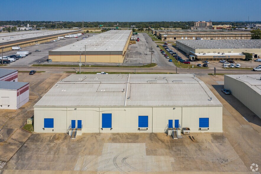 More Photos Of 7202-7378 E 38th St, Tulsa Unknown For Lease