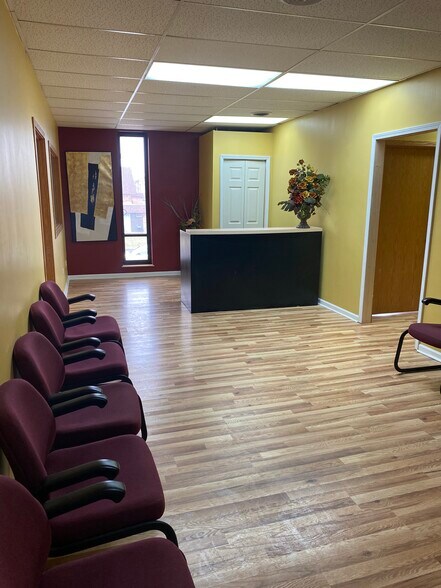 More Photos Of 18350 Kedzie Ave, Homewood Loft Creative Space For Lease