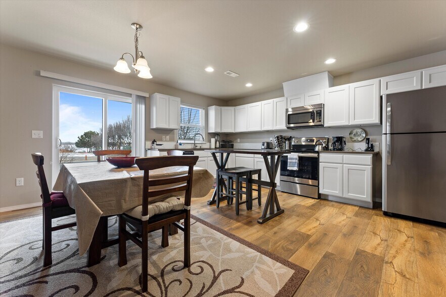 More Photos Of 2729 W Marina Dr, Moses Lake Apartments For Sale