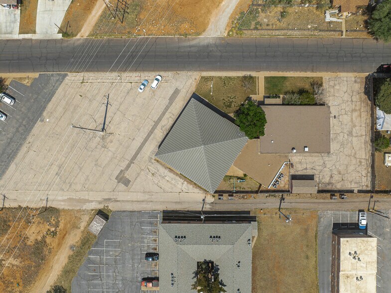 More Photos Of 2110 E 10th St, Odessa Specialty For Sale