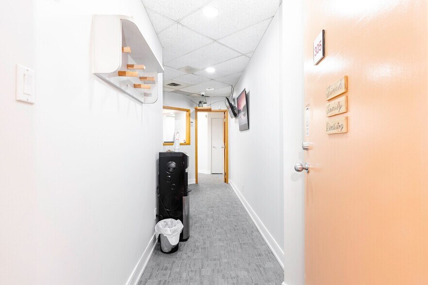 More Photos Of 3852 Finch Ave, Toronto Office For Sale