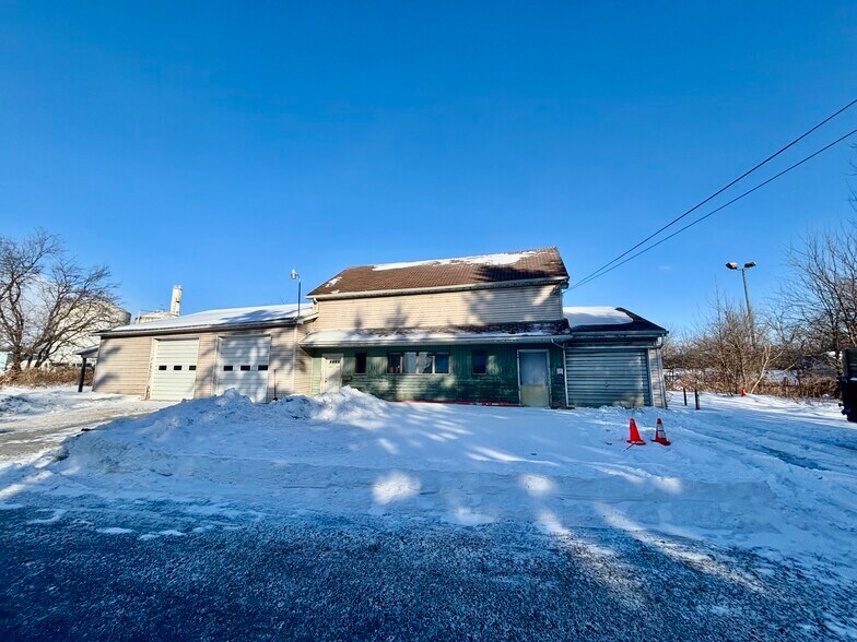 More Photos Of 406 Hercules Dr, Stockertown Flex For Lease