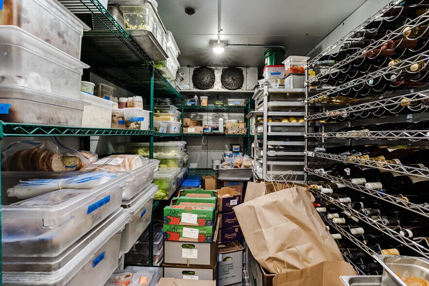 More Photos Of 50-60 E 11th Ave, Eugene Industrial For Sale