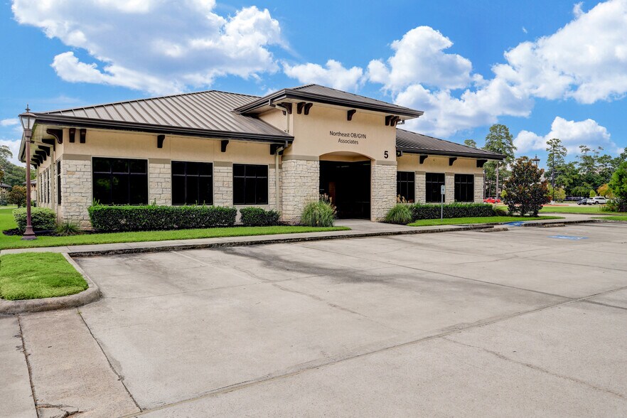 More Photos Of 19701 Kingwood Dr, Kingwood Medical For Sale