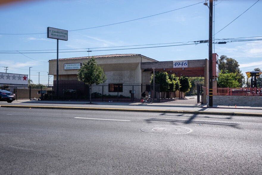 More Photos Of 4946 Florence Ave, Bell Medical For Lease