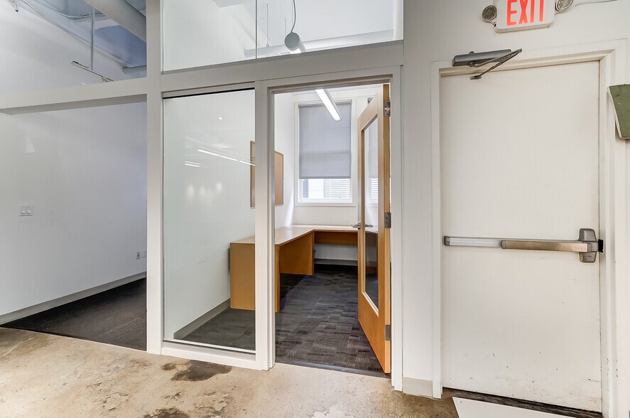 More Photos Of 20 E Central Pky, Cincinnati Office Residential For Lease