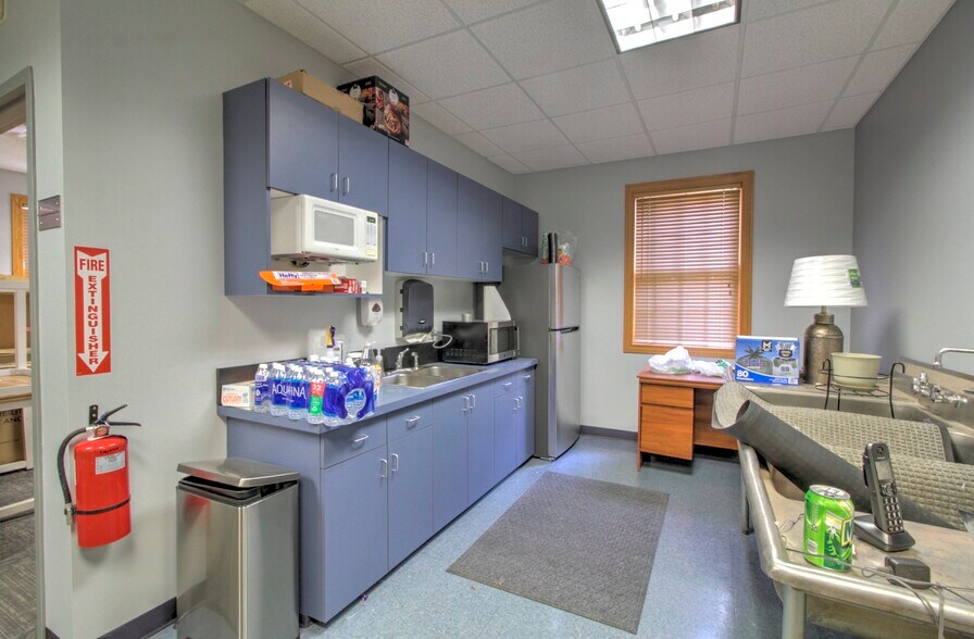 More Photos Of 366 N Portland Way, Galion Medical For Lease