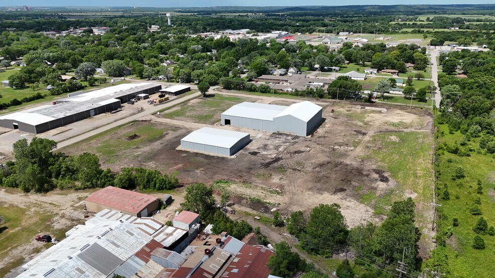 More Photos Of 1100 E 14th St, Dewey Warehouse For Sale