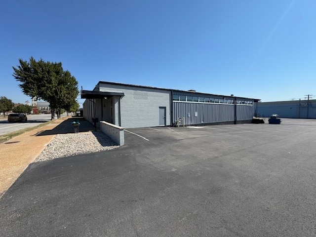 More Photos Of 2322 S 7th St, Saint Louis Warehouse For Lease