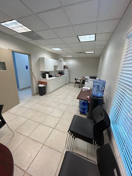 More Photos Of 9231 Brookwood Ct, Bonita Springs Light Manufacturing For Lease