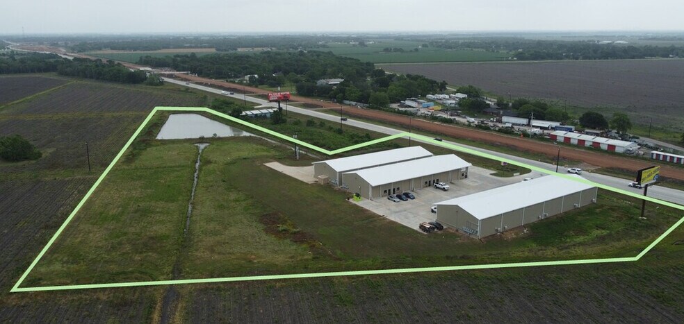 More Photos Of 9210 Highway 36, Needville Showroom For Sale