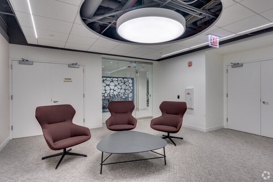 Photo of 3rd Floor Ste 2211/305