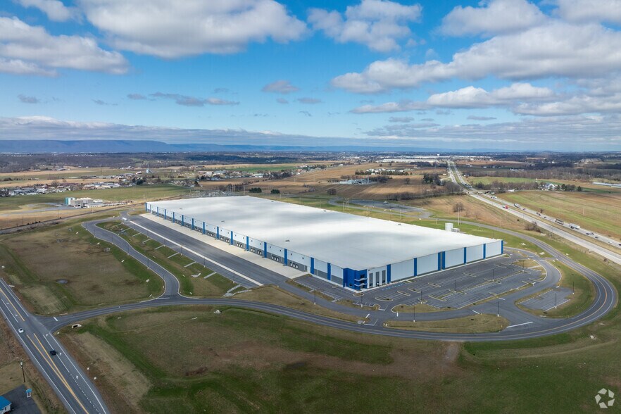 More Photos Of 6101 Archer Dr, Chambersburg Distribution For Lease